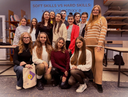 Виступ на ДемКлубі на тему «Soft skills vs Hard skills - ключ до успіху в сучасному світі»